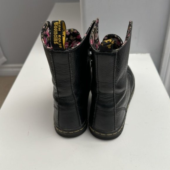 ❗️SOLD❗️Dr Martens Black Leather Stratford Game On Booties Size 6 - Picture 4 of 9